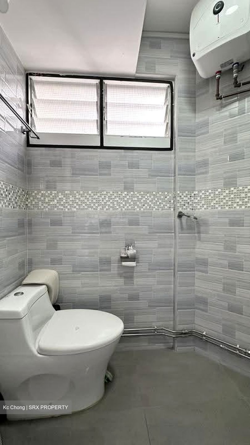 Blk 241 Jurong East Street 24 (Jurong East), HDB 3 Rooms #611102141